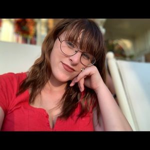 Meet your Posher, Lizzie